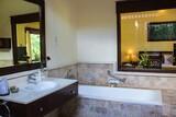 Bali - Puri Bagus, Deluxe Gardenview Zimmer, Bad