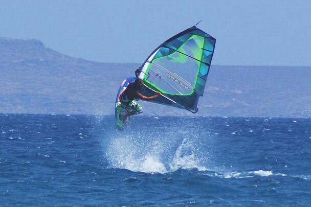Kreta Freak Windsurf Station, Jump
