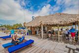 Caribbean Villas - Bar auf dem Pier