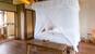 Naya Gawana Bay View Suites, Innen