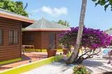 Tobago - Shepherd`s Inn, Pond Rooms Aussenansicht mit Pool