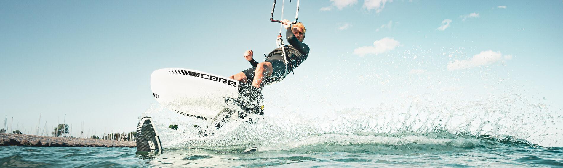 Foil Kiter mit CORE SLC
