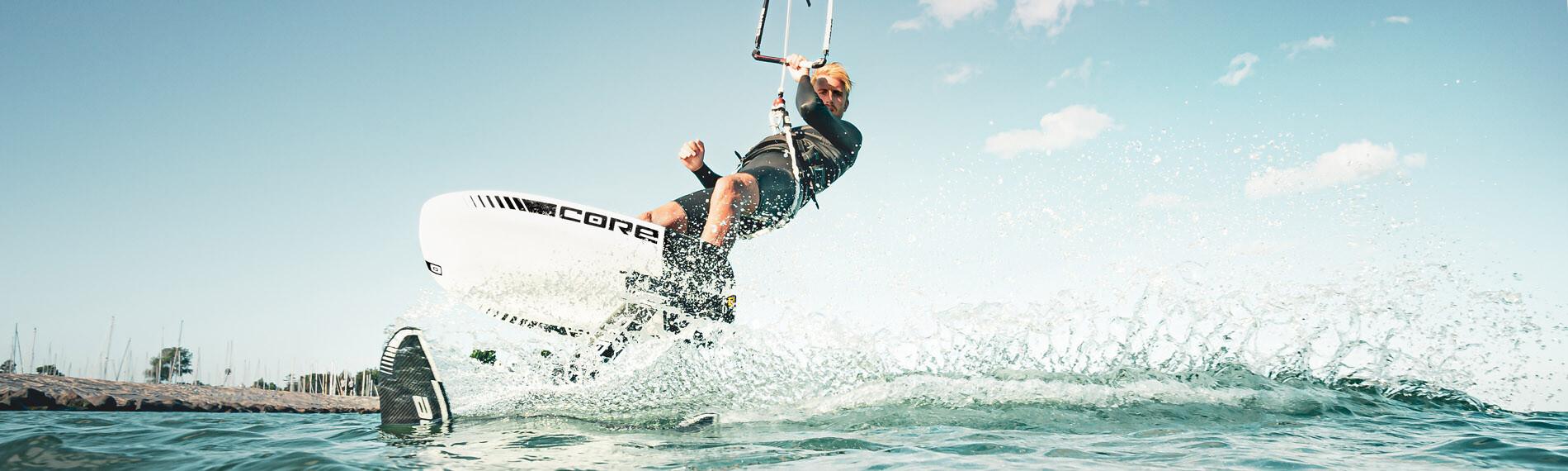 Foil Kiter mit CORE SLC