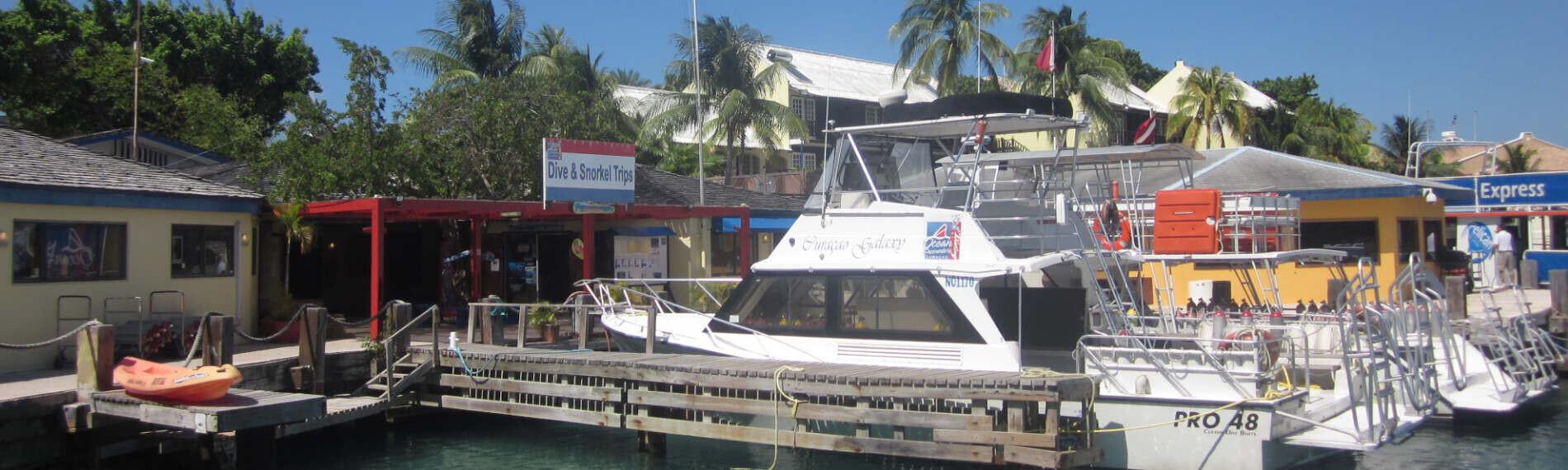 Curacao - Ocean Encounter Diving, Tauchboot