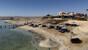 El Quseir - Rohanou Beach Resort, Strand mit Liegen