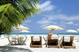 Malediven - ROBINSON Club Maldives, Strand Liegebereich