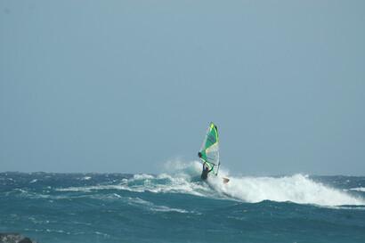 Lanzarote, Windsurf Paradise, Welle abreiten