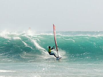 Sal - ION Club Surfer Welle