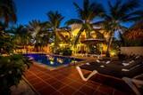 Bonaire - Sonrisa Boutique Hotel, Hotelanlage by night