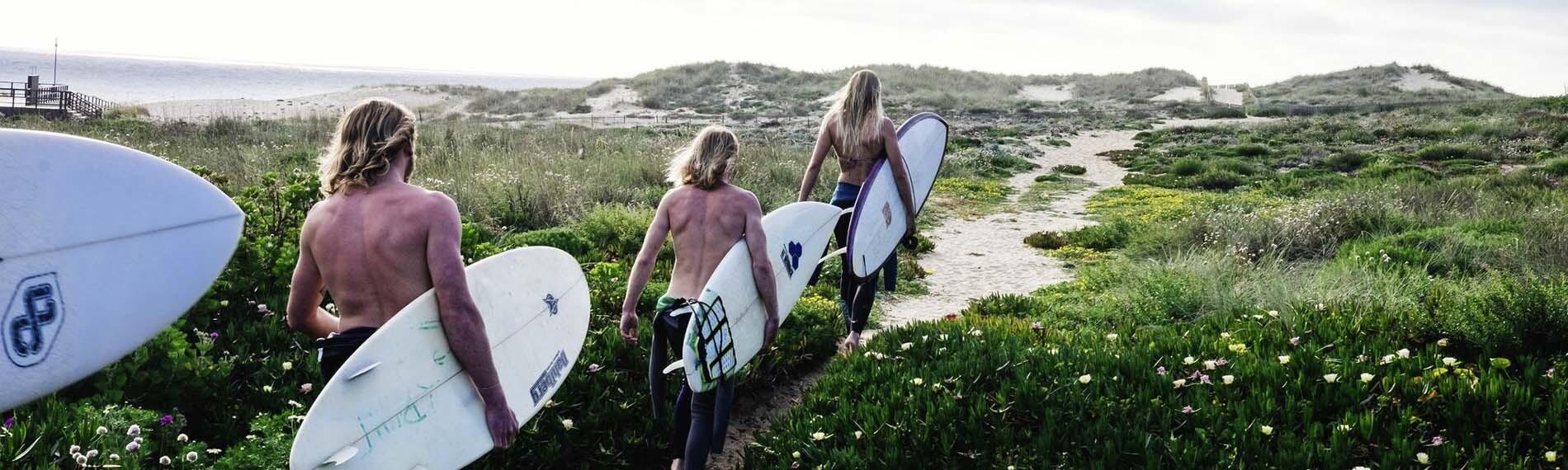 Wellenreiten im Surfcamp