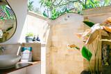 Bali - Lotus Bungalows Candidasa - offenes Badezimmer