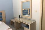 Lefkada, Surf Hotel, Zimmer Erdgeschoss, Ablage