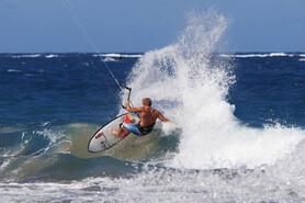 Cabarete - Kiten in der Welle